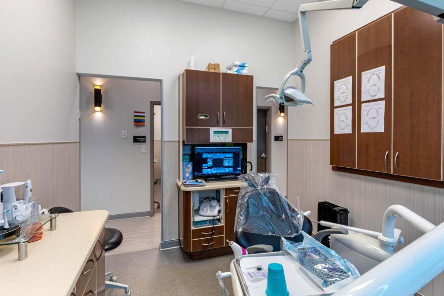 Front view of dental exam room with exam chair at Glen Perio in Glenview, IL